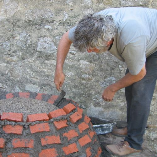 La paroi doit être étanche et d'une épaisseur régulière.